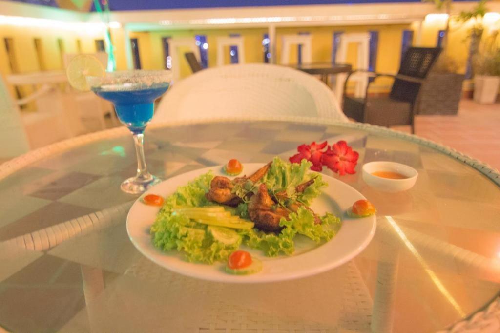 The Mou Hotel Пном Пен Екстериор снимка