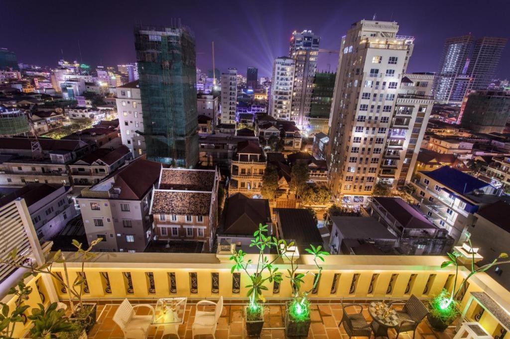 The Mou Hotel Пном Пен Екстериор снимка