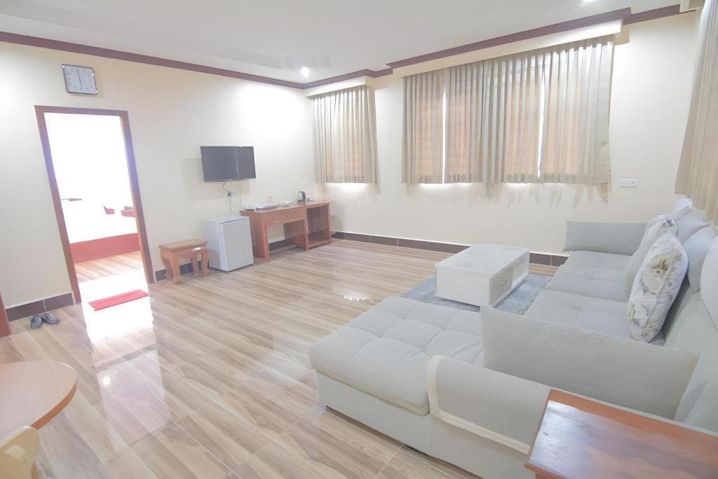 The Mou Hotel Пном Пен Екстериор снимка