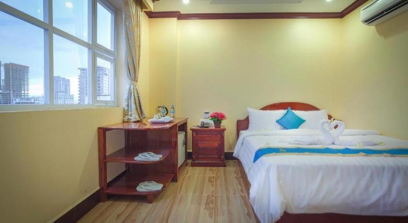 The Mou Hotel Пном Пен Екстериор снимка