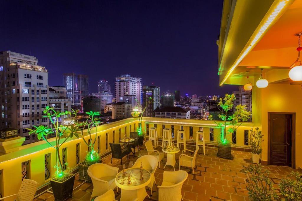 The Mou Hotel Пном Пен Екстериор снимка