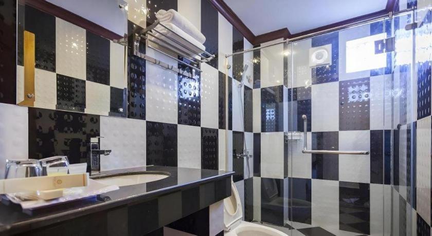The Mou Hotel Пном Пен Екстериор снимка