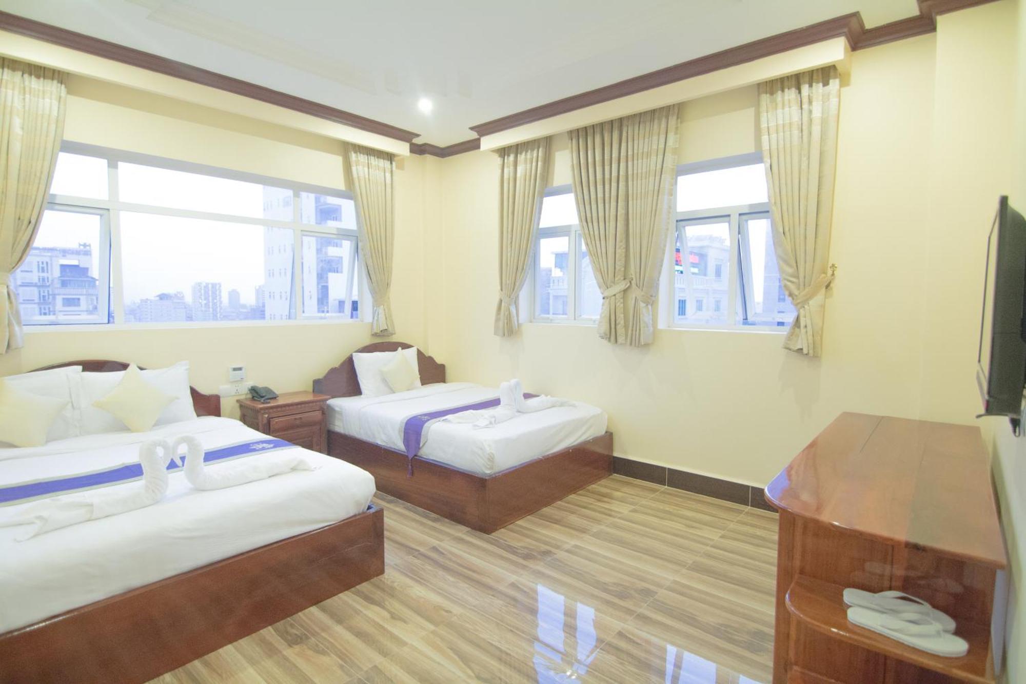 The Mou Hotel Пном Пен Екстериор снимка