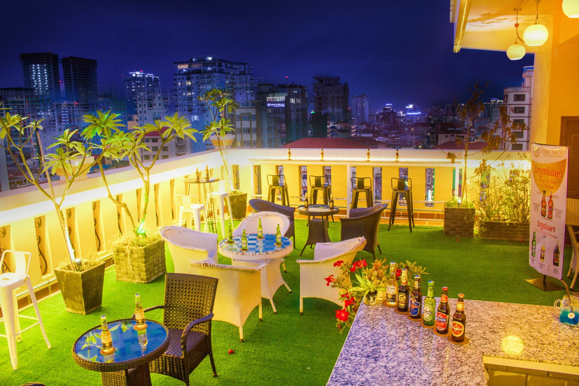 The Mou Hotel Пном Пен Екстериор снимка